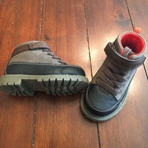 Carter's Toddler Boys Boots Size 6- like new!