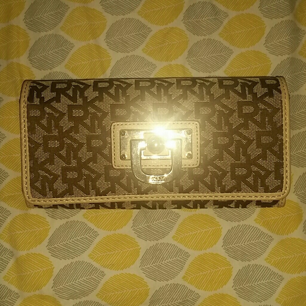 DKNY Wallet