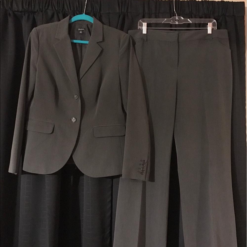 2-Piece Pants Suit