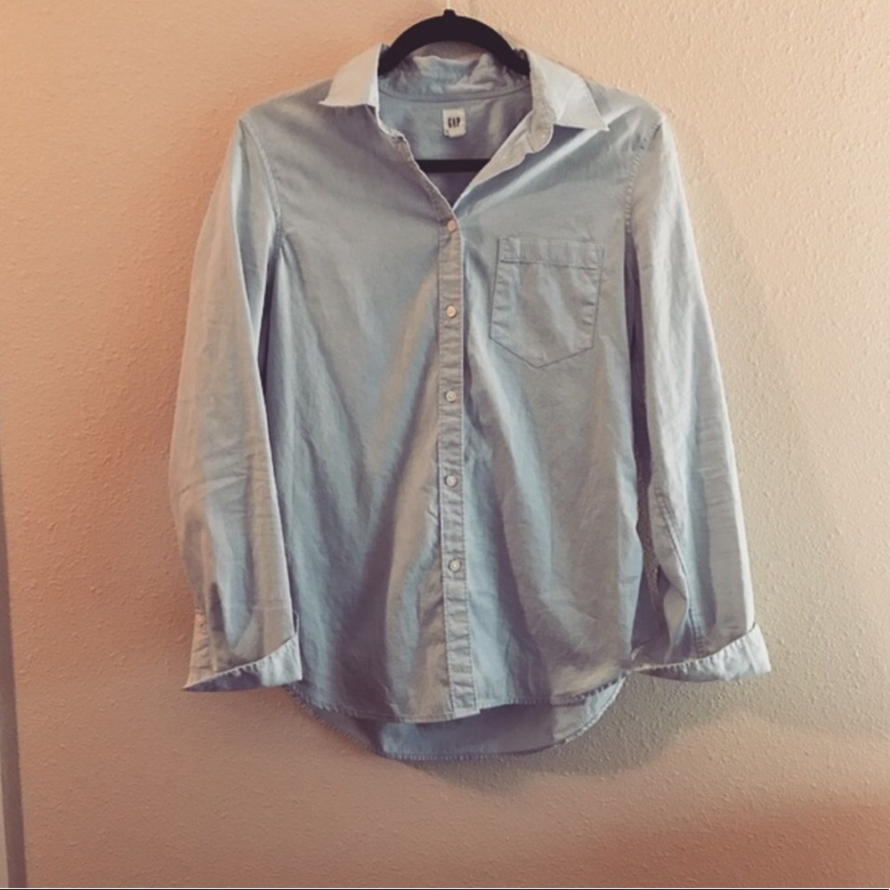 {GAP} Button Up Blouse