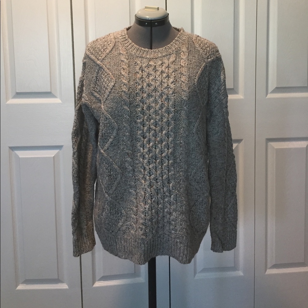 Slouchy cable knit sweater by Treasure & Bond