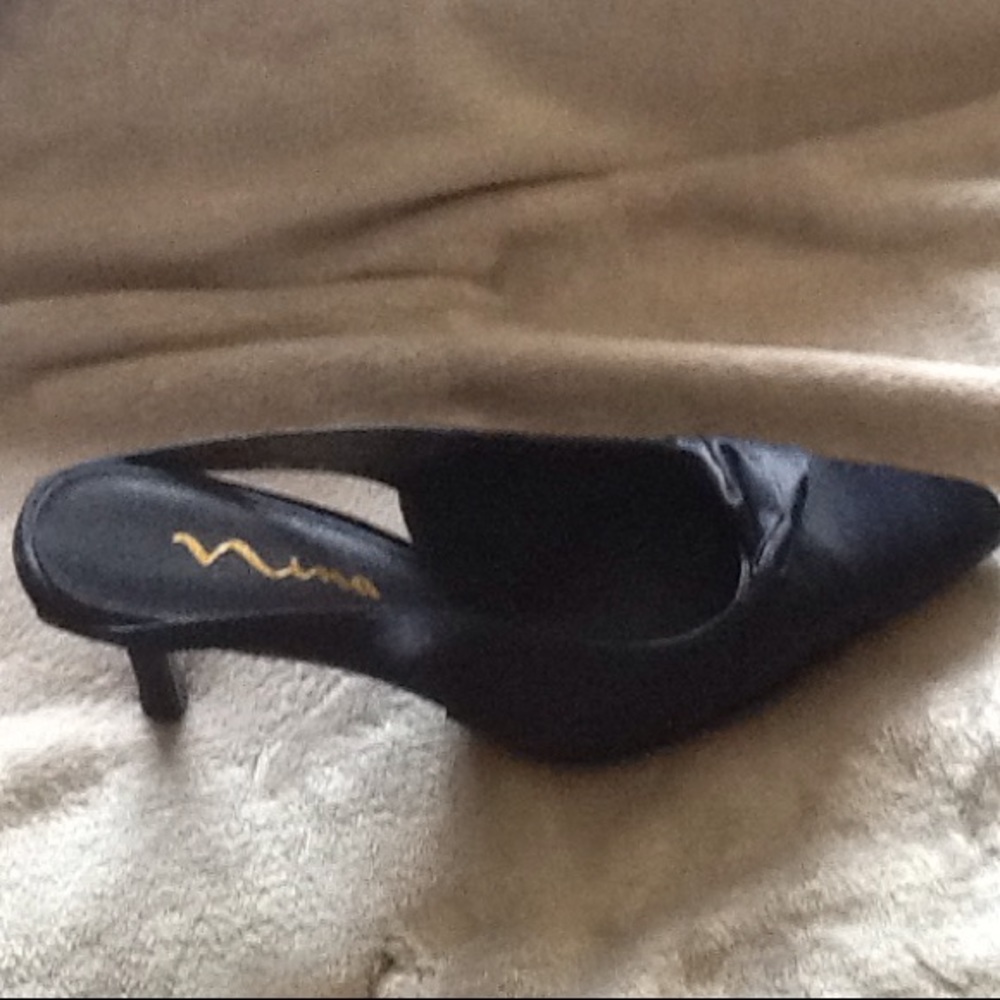 NEW Sling back pumps