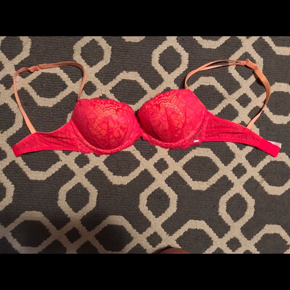 Victoria's Secret Pink bra. NEVER WORN.