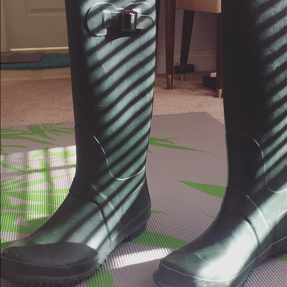 Dark green rain boots - Picture 2 of 4