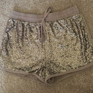 ‼️‼️G O R G E O U S Forever 21 sequin shorts‼️‼️