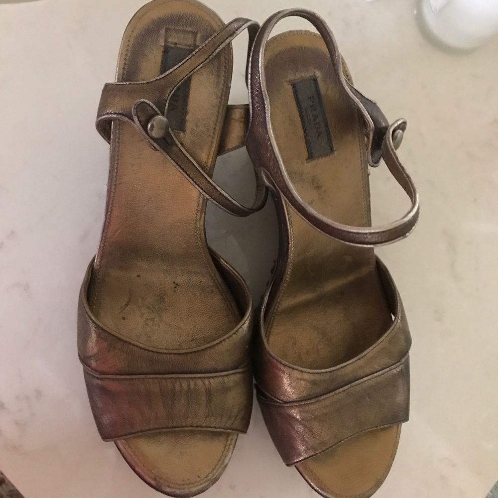 💯 Authentic Prada Wedges