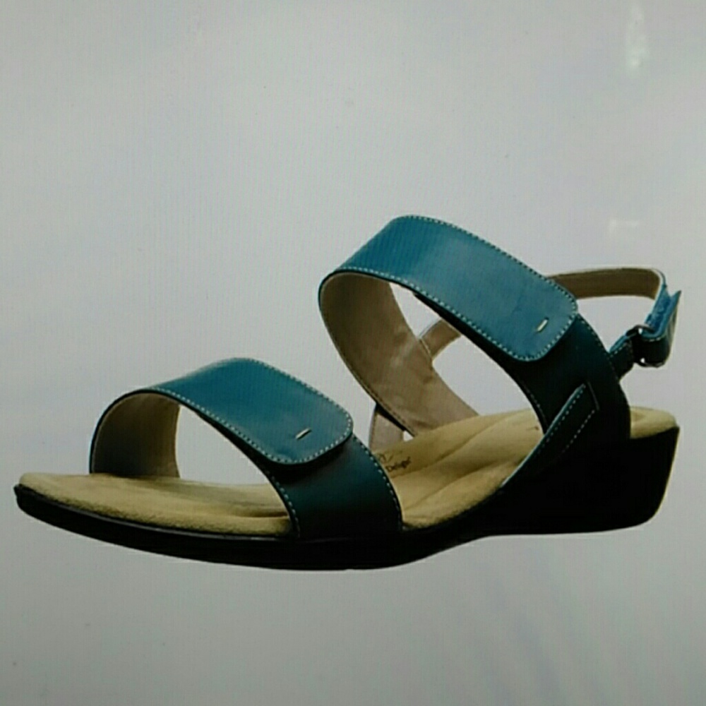NWT Hush Puppies Wela Leather Dress Sandal 7.5EW