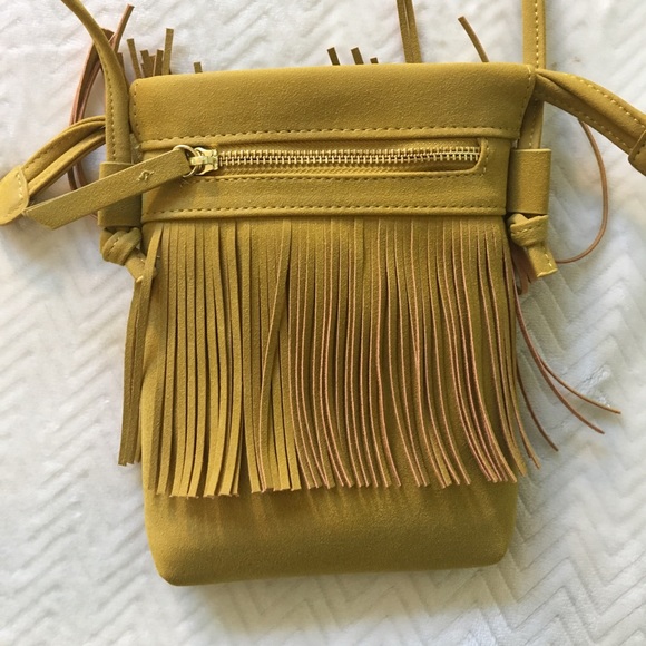 NWOT fringe crossbody bad - Picture 3 of 4