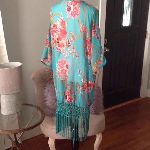 🌷Floral Fringed Kimono🌷fits S/M/L - Picture 6 of 8