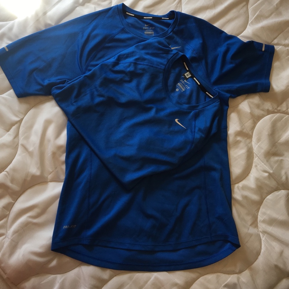 2 Nike DriFit Running