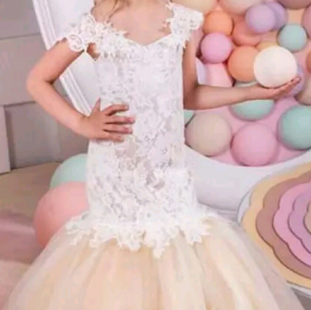 Flower Girl
