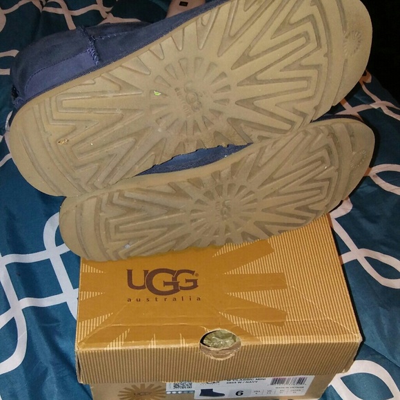 Authentic uggs - Picture 2 of 2