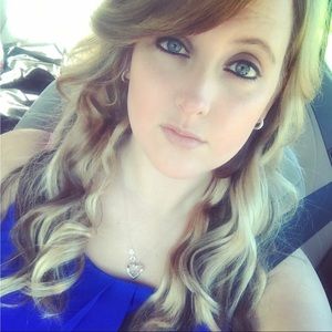 Meet your Posher, Kayla