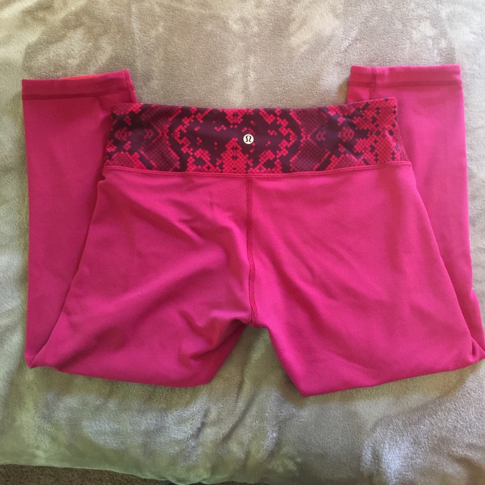Lululemon Hot Pink Capri sz 10 medium