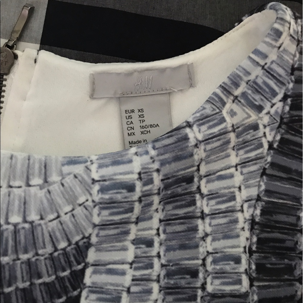 H&M peplum shirt - Picture 2 of 3