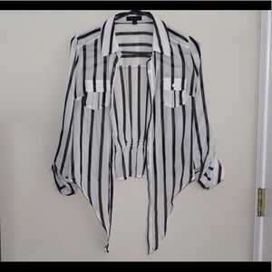 Sheer button up blouse 🦄