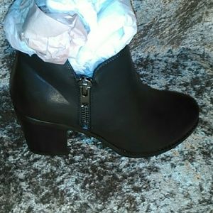 NWT Torrid 7.5w Black Side Zip Ankle Bootie