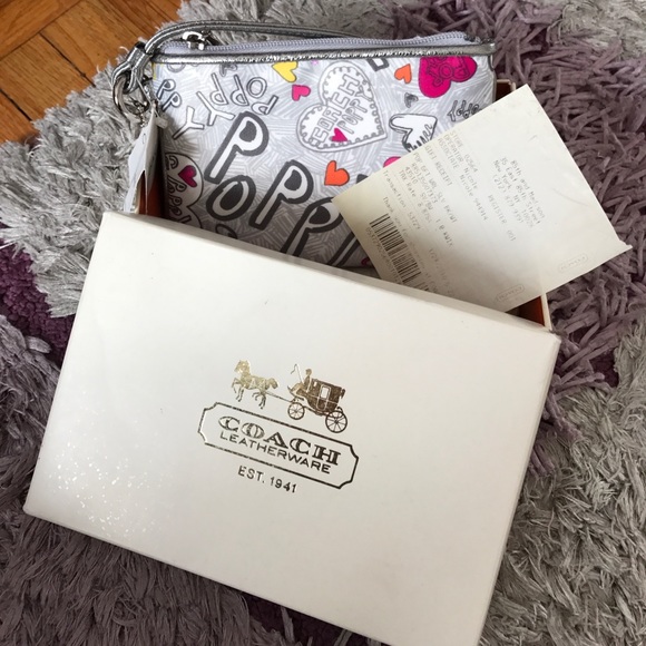 BRAND NEW AUTHENTIC COACH WRISTLET - Picture 3 of 4