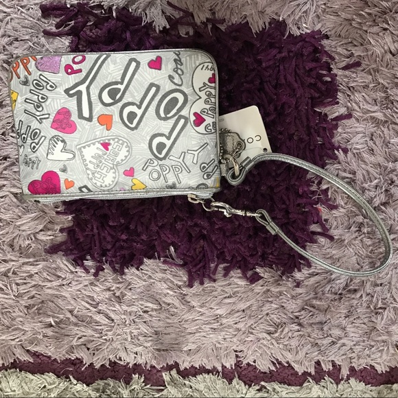 BRAND NEW AUTHENTIC COACH WRISTLET - Picture 4 of 4
