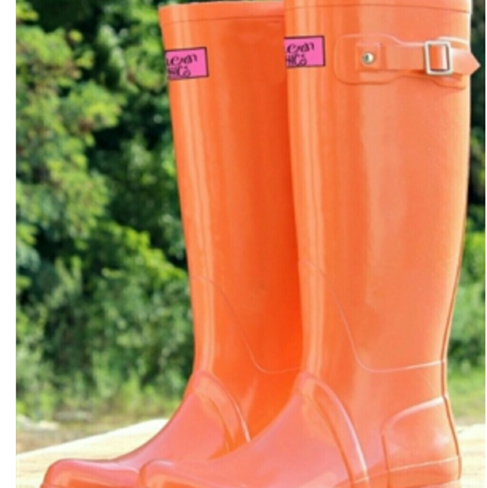 Southern frid chic rainboots