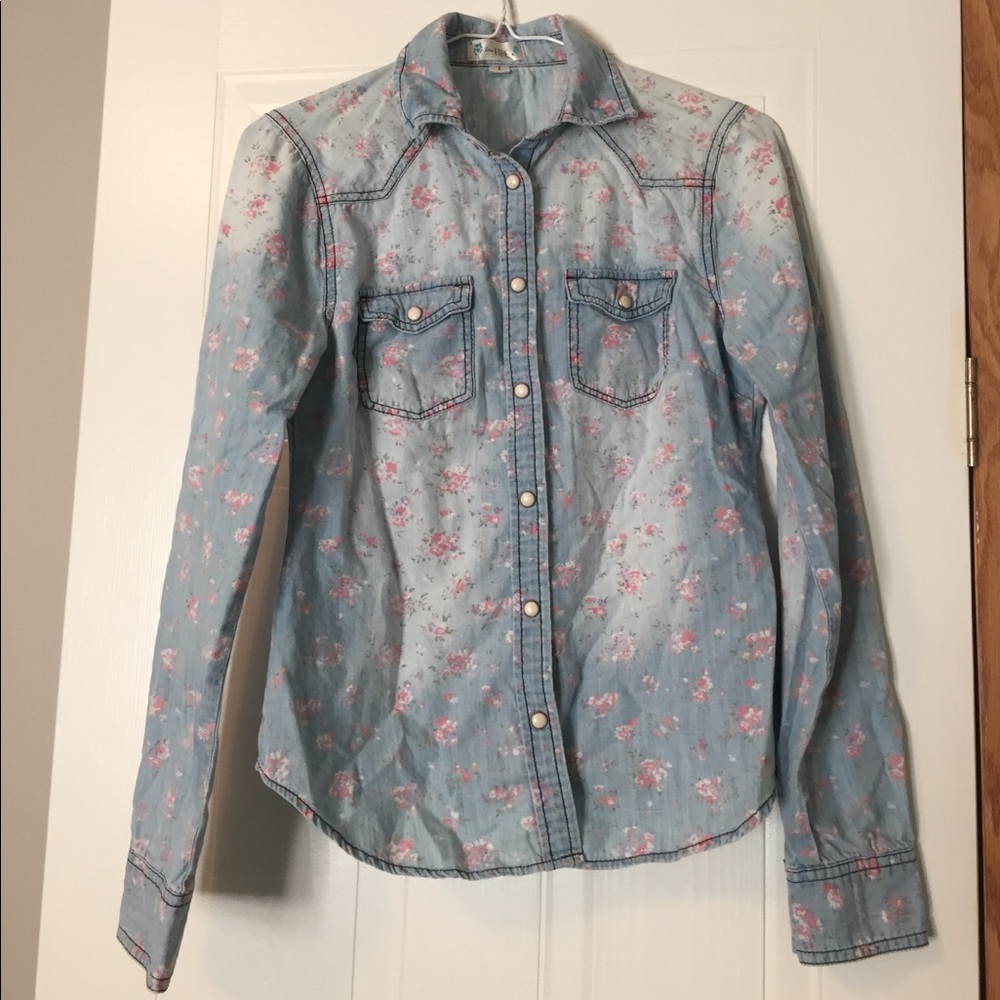juniors small. Floral button down