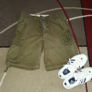 ABERCROMBIE& FITCH CARGO SHORTS
