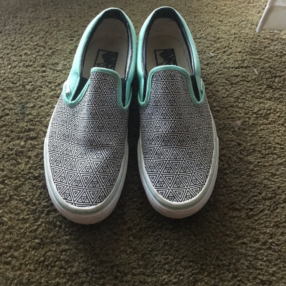 Size 8.5 Custom Aztec vans