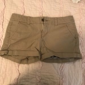 AE midi khaki shorts