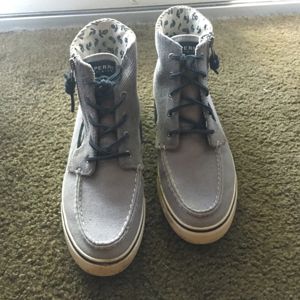 High top Sperry size 8