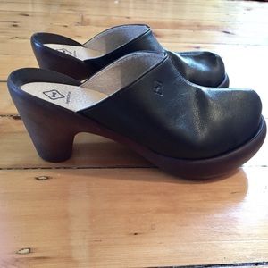 Regetta Canoe Black Leather Japanese Clogs