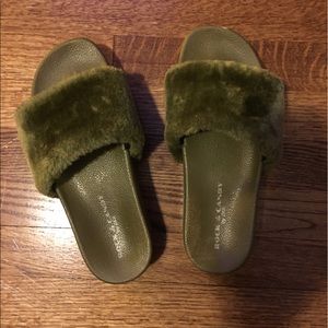 rihanna fuzzy slippers