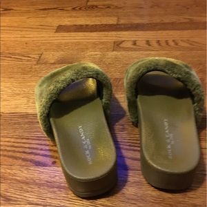 rihanna fuzzy slippers