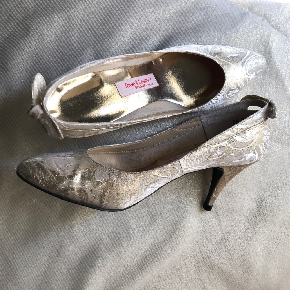 ✨Vintage✨ Town and Country Pumps