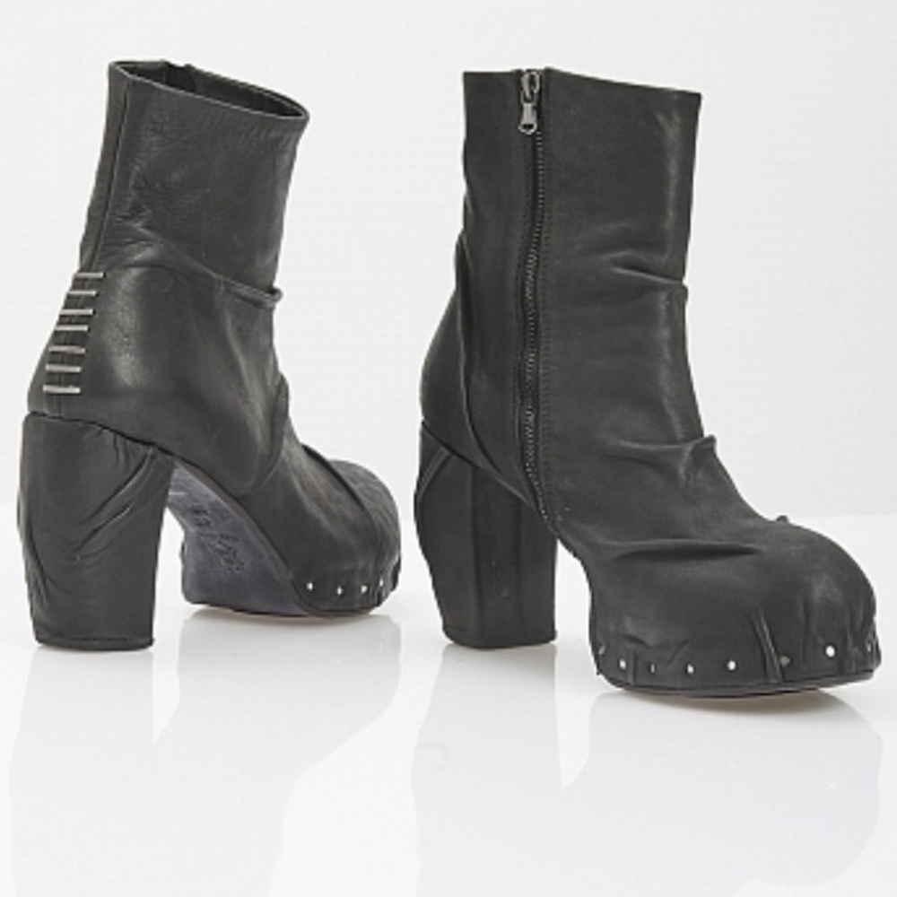 ‼️‼️SOLD ‼️‼️‼️Curved heel Masnada boot
