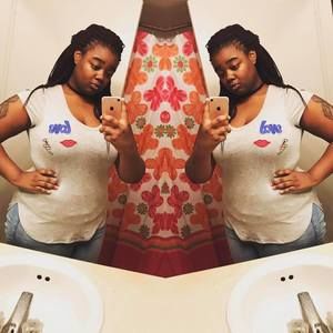 Meet your Posher, Peaches