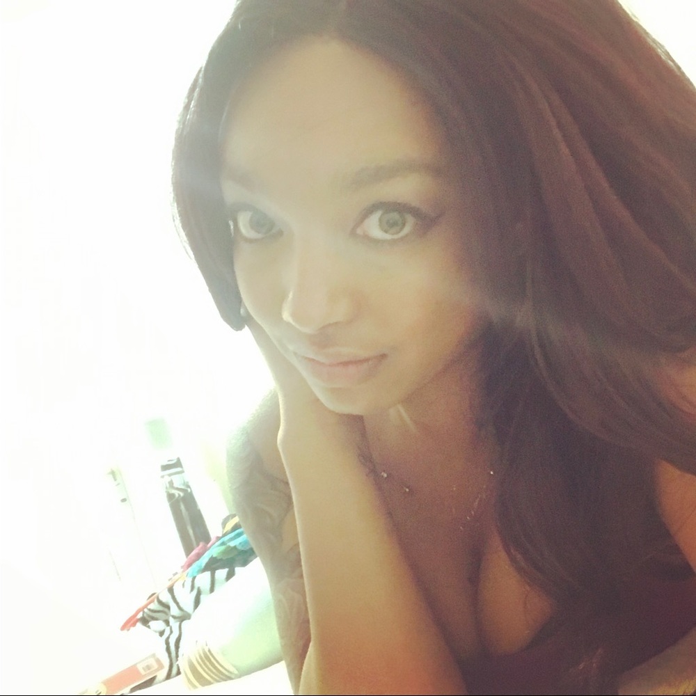 Meet your Posher, Mercedez