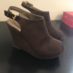 RAMPAGE 6.5 BROWN WEDGES