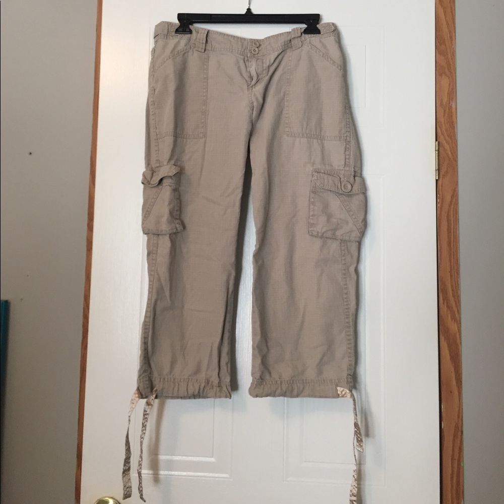 Size 7 wet seal capris