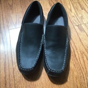 Men's black loafer