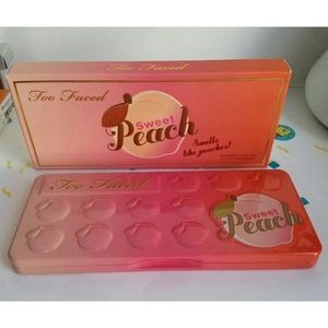 Sweet Peach eye shadow palette