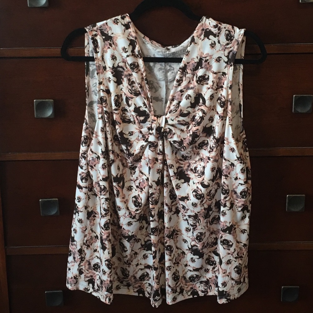 Apt. 9 Essentials Sleeveless V-Neck - Pink Floral