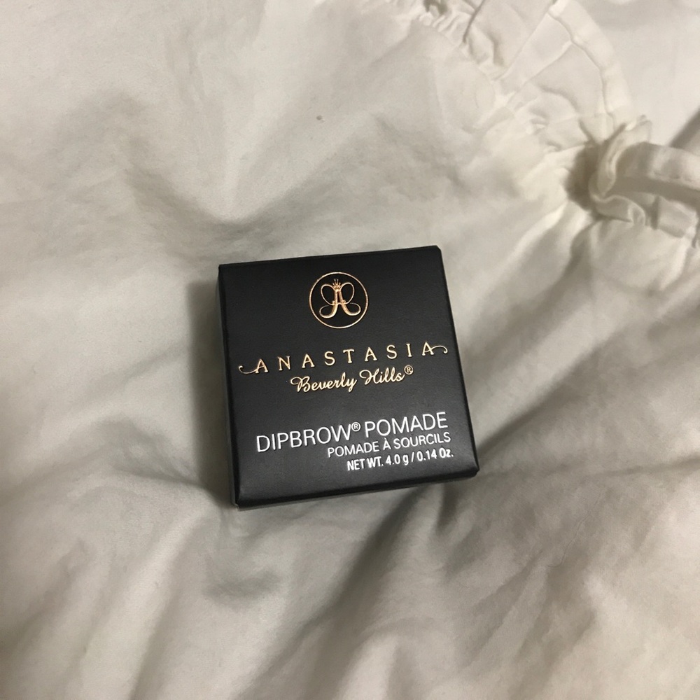 anastasia dipbrow pomade color soft brown