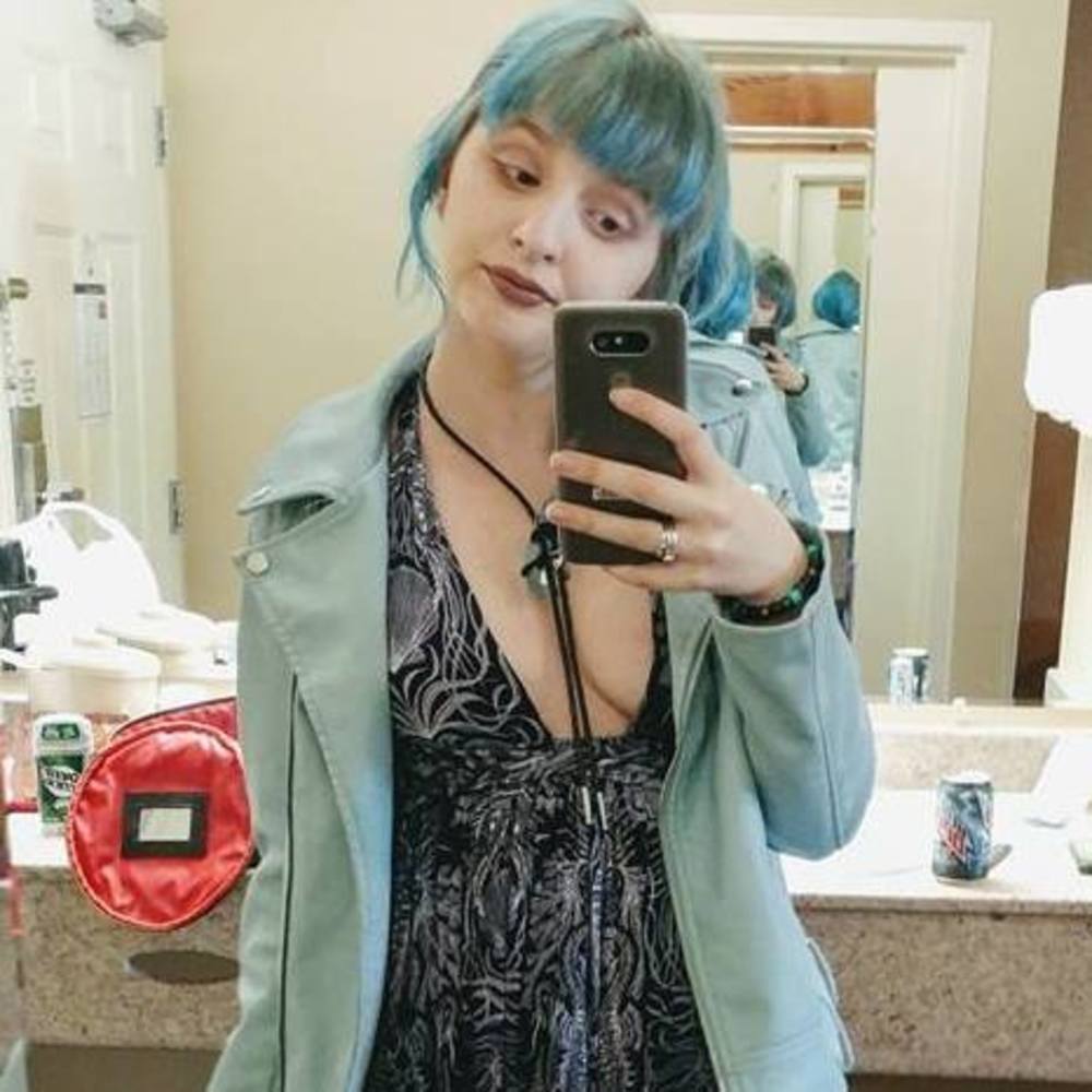 Meet your Posher, Amelia
