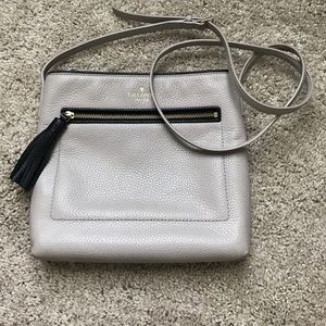 Medium sized, Kate Spade, cross body.
