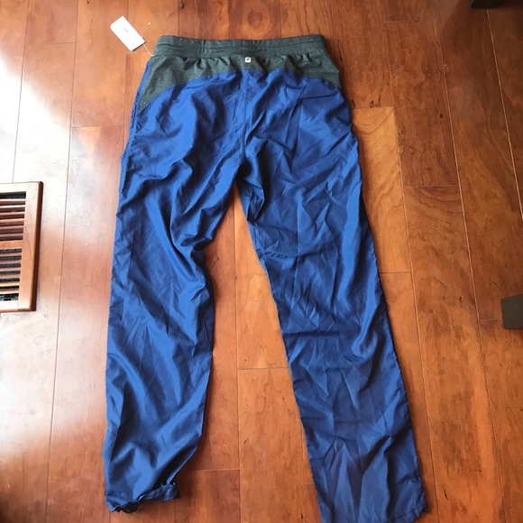 SALE 🌷🌷NWT FABLETICS Calamari PANT, Size Large - Picture 7 of 7