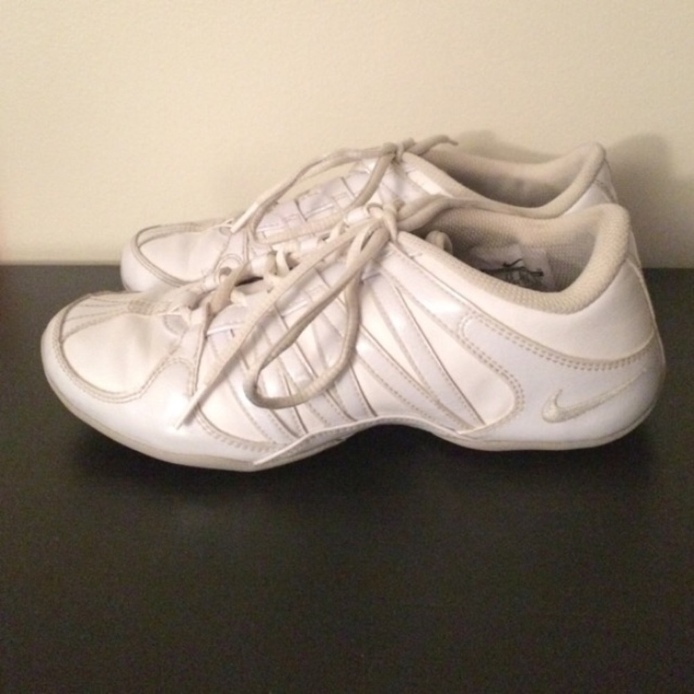 Nike cheer shoes