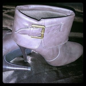 New Direction high heeled booties
