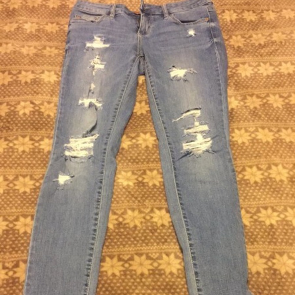 Ripped high waisted skinny jeans