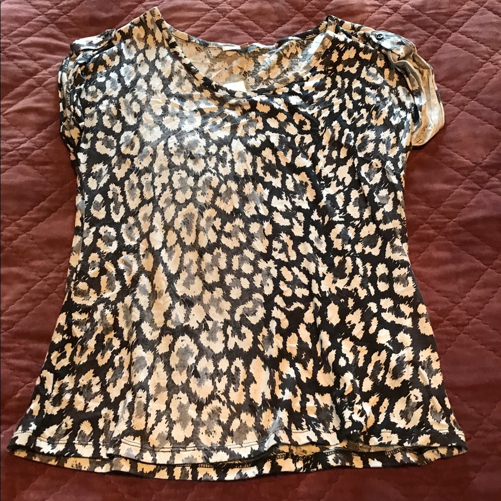 Lose fitting t-shirt