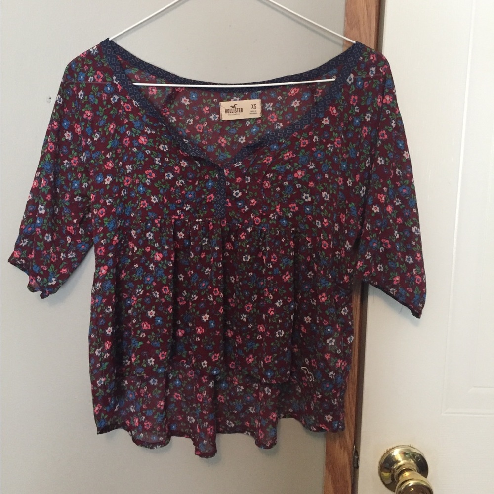 XS floral Hollister shirt